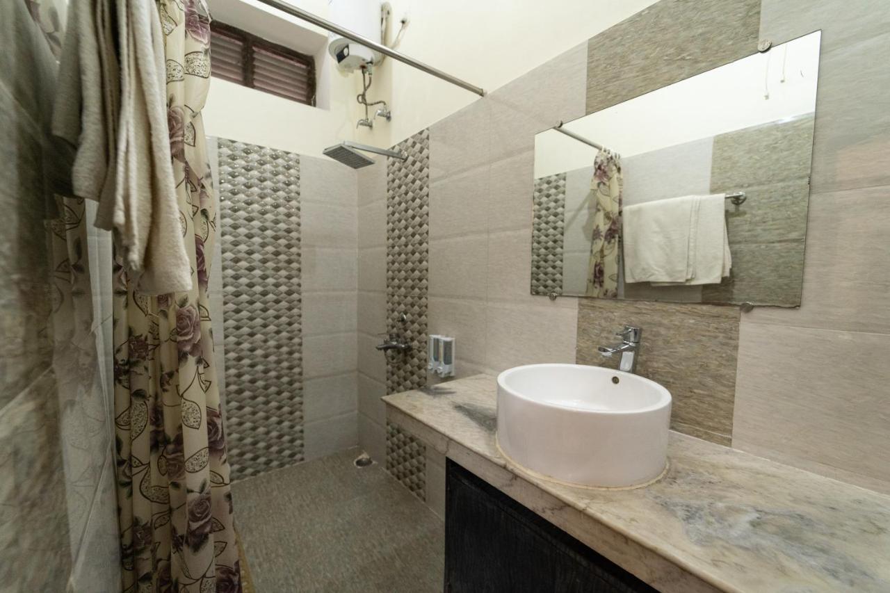 Economy Double Room with 10% discount on food, beverages, carriage/cart ride and one way airport transfer